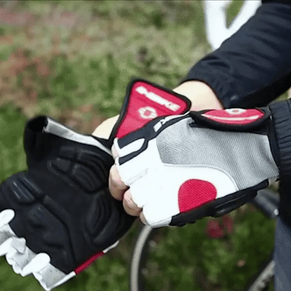 RideCyclonix CA - Lightweight Cycling Gloves – CycloFit™